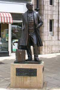 [An image showing Thomas Cook Statue]